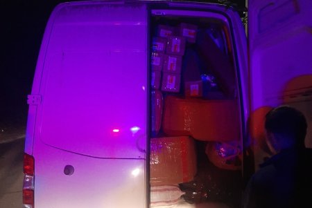 Группа контрабандистов нелегально ввозила из Одесской области в Молдову крупные партии одежды (фото, видео)