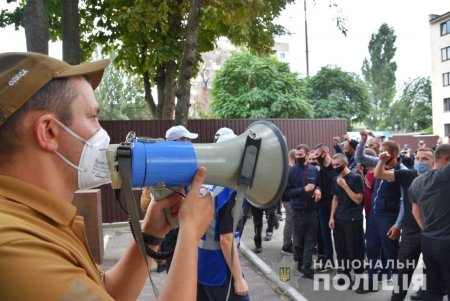 Полицейские провели тактико-специальные учения накануне местных выборов (фото, видео)