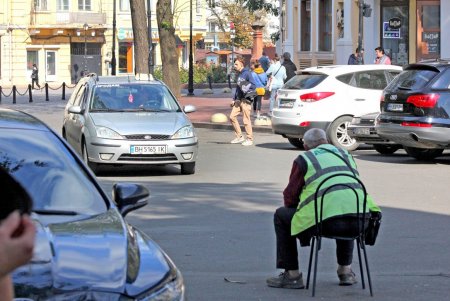 Греческая площадь – одна из центральных и самых узнаваемых в Одессе (фоторепортаж)