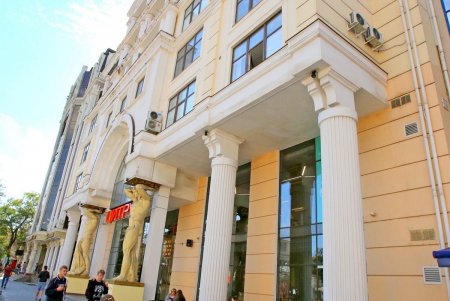 Греческая площадь – одна из центральных и самых узнаваемых в Одессе (фоторепортаж)