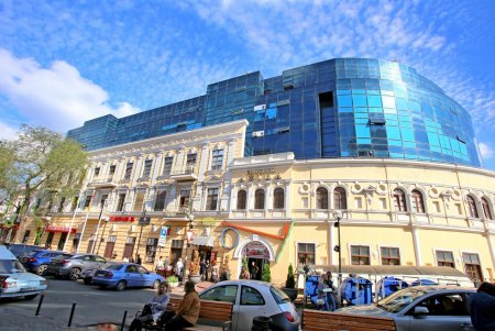 Греческая площадь – одна из центральных и самых узнаваемых в Одессе (фоторепортаж)