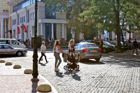 Греческая площадь – одна из центральных и самых узнаваемых в Одессе (фоторепортаж)