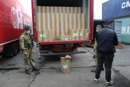 Перекрыт крупный международный канал контрабанды сигарет: в Одесском порту изъяли более двух миллионов пачек (фото, видео)