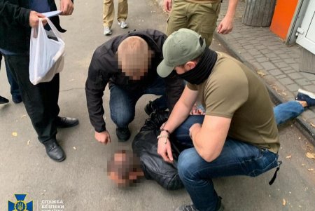 В Одессе задержали банду, торговавшую опасными наркотиками в интернете (фото)