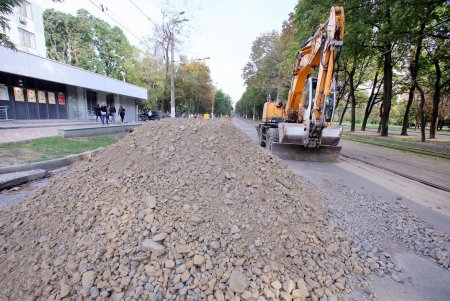 С опережением графика завершен капремонт теплотрассы по Канатной (фоторепортаж)