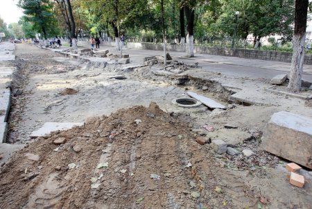 С опережением графика завершен капремонт теплотрассы по Канатной (фоторепортаж)