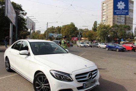 Полиция провела на улицах города рейд по выявлению авто с 3D-номерами, за которые грозит штраф (фото)