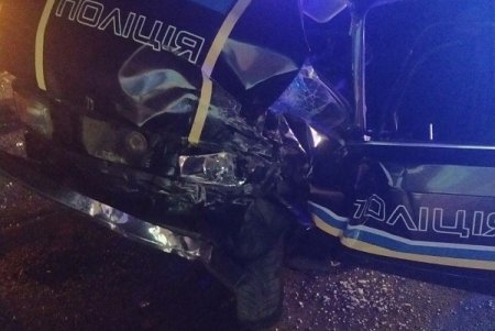 Возле Шабо Range Rover влетел в полицейское авто: один из правоохранителей в больнице с серьезными травмами (фото, обновлено)