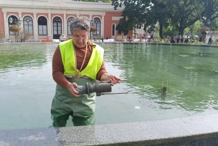 Вандалы выломали форсунку и повредили трубопровод фонтана на Театральной площади (фото)