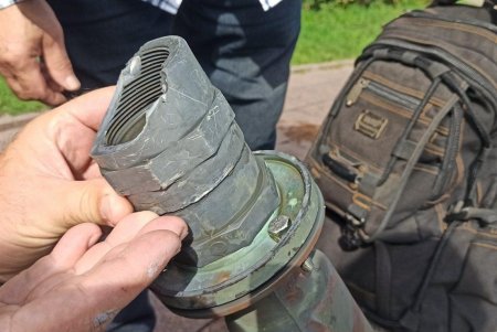 Вандалы выломали форсунку и повредили трубопровод фонтана на Театральной площади (фото)