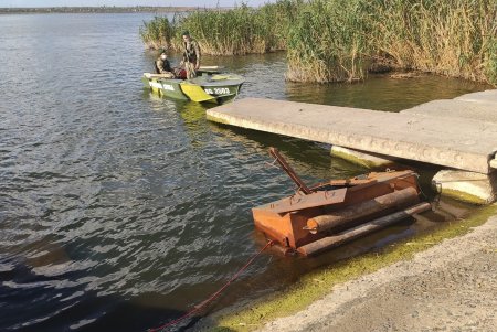 Пограничники обнаружили в Кучургранском лимане «субмарину» контрабандистов (фото, видео)