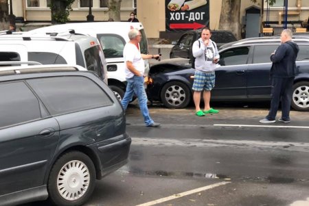 Четыре авто столкнулись на Старосенной: район жд вокзала в пробках (фото)