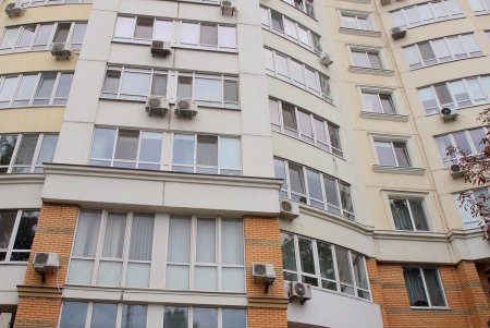 Улица Говорова – одна из самых густонаселенных в городе (фоторепортаж)