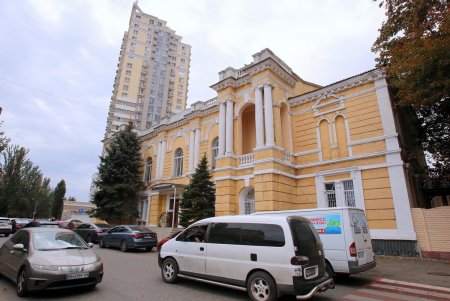 Улица Говорова – одна из самых густонаселенных в городе (фоторепортаж)