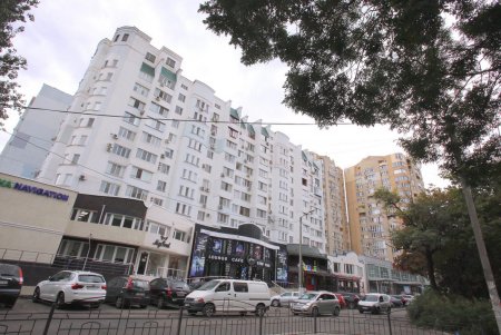 Улица Говорова – одна из самых густонаселенных в городе (фоторепортаж)