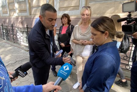 В доме на Садовой частное заведение закрыло вход в квартиру одесситки, установив ворота: городские власти распорядились вернуть доступ (фото)