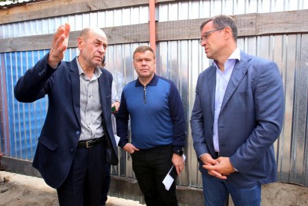 Строительство Центра админуслуг в Малиновском районе (фоторепортаж)