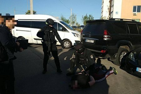 Полицейский организовал сеть борделей в Одессе и регионе (фото)