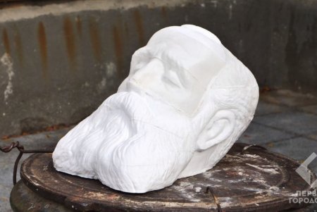 В поддержку культурного наследия: в Одессе установили десяток 3D-скульптур (фото)