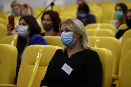 Встречей педагогов в Приморском районе завершился недельный Открытый образовательный форум (фото)