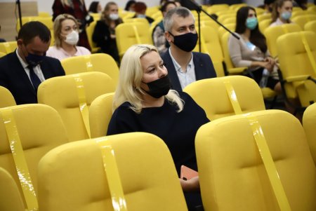 Встречей педагогов в Приморском районе завершился недельный Открытый образовательный форум (фото)
