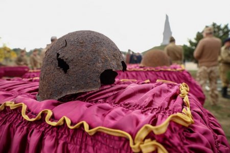 На Мемориале 412-й батареи перезахоронили останки погибших в годы Второй мировой войны участников обороны Одессы (фото)