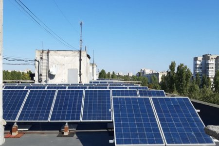 На поселке Котовского запустили проект установки солнечных батарей на крышах многоэтажных домов (фото)