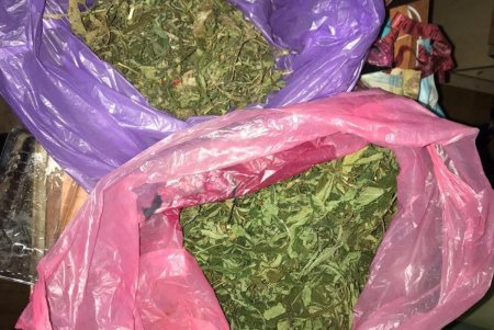 В Киевском районе разоблачили наркоторговцев амфетамином и марихуаной (фото, видео)