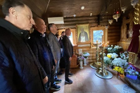 Мэр Одессы и его команда отстояли молебен в Свято-Иверском монастыре (фото)
