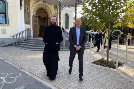 Мэр Одессы и его команда отстояли молебен в Свято-Иверском монастыре (фото)