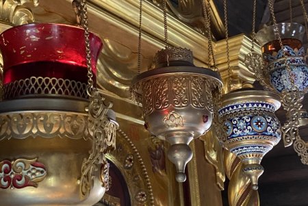 Мэр Одессы и его команда отстояли молебен в Свято-Иверском монастыре (фото)
