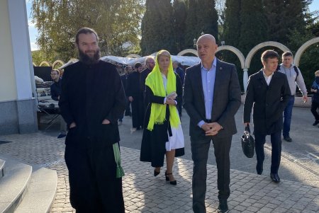 Мэр Одессы и его команда отстояли молебен в Свято-Иверском монастыре (фото)