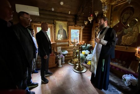 Мэр Одессы и его команда отстояли молебен в Свято-Иверском монастыре (фото)