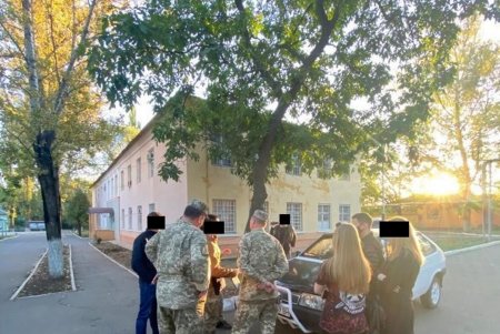 Командир и старшина роты регулярно брали взятки у своих подчиненных (фото)