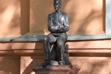 На Княжеской установили памятный знак Ивану Бунину (фото)
