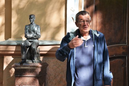 На Княжеской установили памятный знак Ивану Бунину (фото)