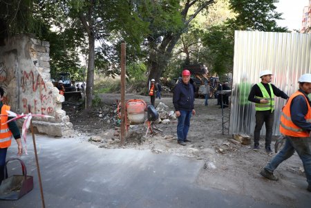 В Приморском районе начались работы по созданию сквера Армейский (фото)