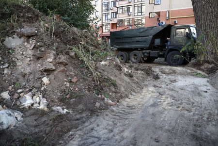 В Приморском районе начались работы по созданию сквера Армейский (фото)