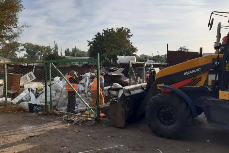 В Малиновском районе расчистили стихийные свалки (фото)