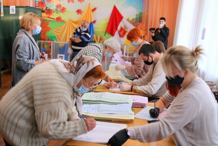 В Одессе проходят местные выборы (фоторепортаж)