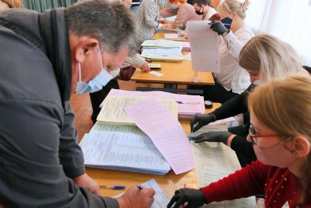 В Одессе проходят местные выборы (фоторепортаж)