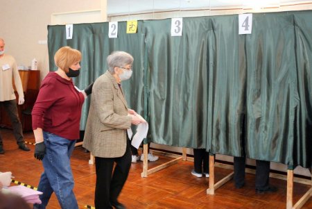 В Одессе проходят местные выборы (фоторепортаж)