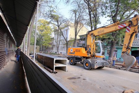 Как на Торговой ремонтируют теплотрассу (фоторепортаж)