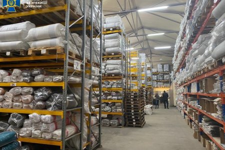 В Украину незаконно импортировали текстиль на сотни миллионов гривен: его продавали на одесском рынке