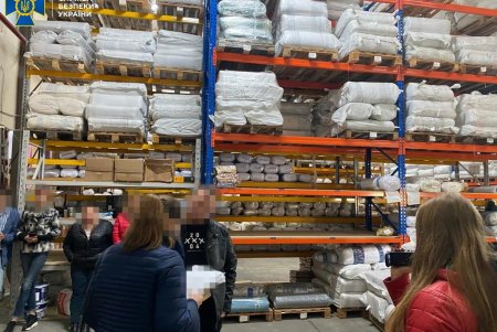 В Украину незаконно импортировали текстиль на сотни миллионов гривен: его продавали на одесском рынке