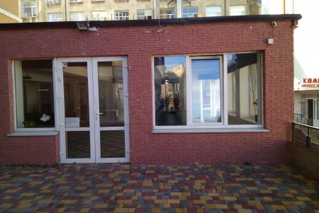 Почти сотню незаконных рекламных вывесок убрали с городских улиц (фото)