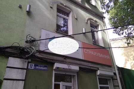 Почти сотню незаконных рекламных вывесок убрали с городских улиц (фото)