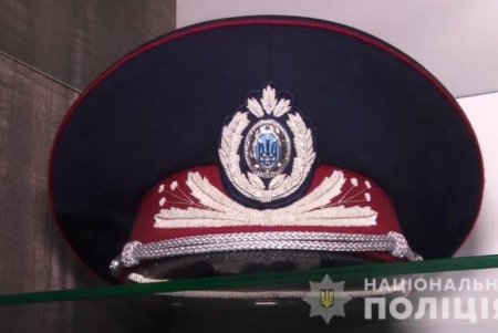 Музею одесской полиции подарили коллекцию форменных фуражек с разных стран мира (фото, видео)