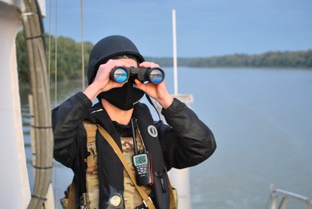 Подразделения Морской охраны Госпогранслужбы провели комплексные учения по отработке мероприятий по охране морской и речной границы Украины (фото, видео)