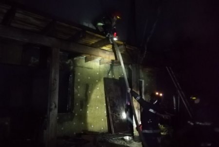 В Лиманском районе тушили пожар в двухэтажном жилом доме (фото)